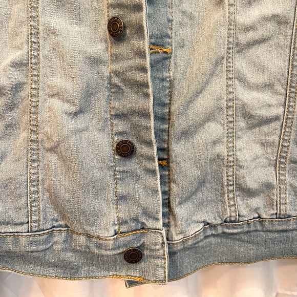 Arizona Jean Co Large Denim Jacket - Jean Jacket - Light wash jean jacket - Picture 5 of 8